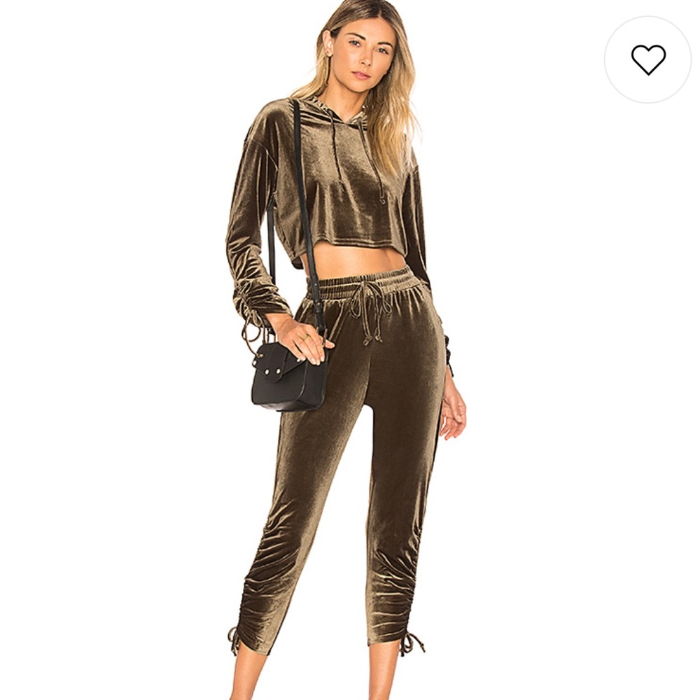 Velour Jogger & hoodie set  in Olive